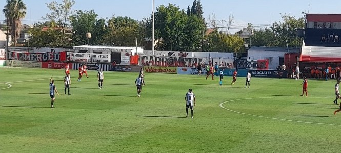 Deportivo Maipu, Cruzado, Mendoza, Chaco For Ever, Resistencia, Negro