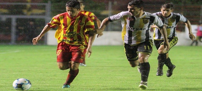 Boca Unidos, Aurirrojo, Corrientes