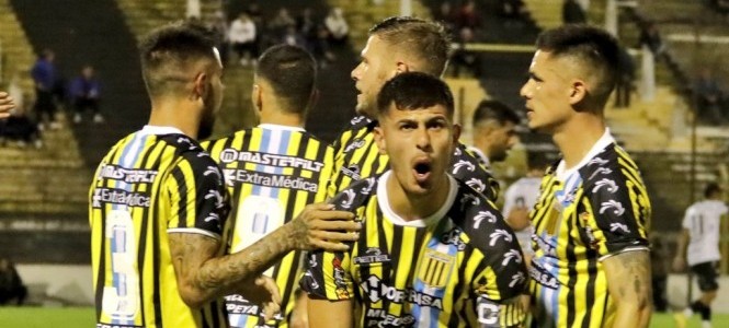 Almirante Brown, All Boys, Primera Nacional. 