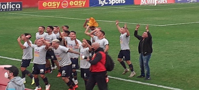 Talleres (RE) se consagró campeón del Clausura de la Primera B