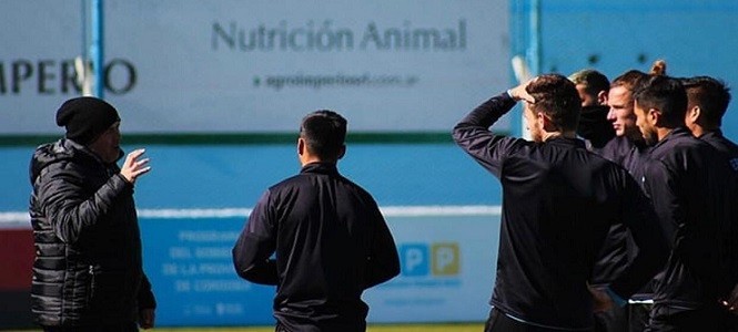 Estudiantes, Rio Cuarto, Celeste