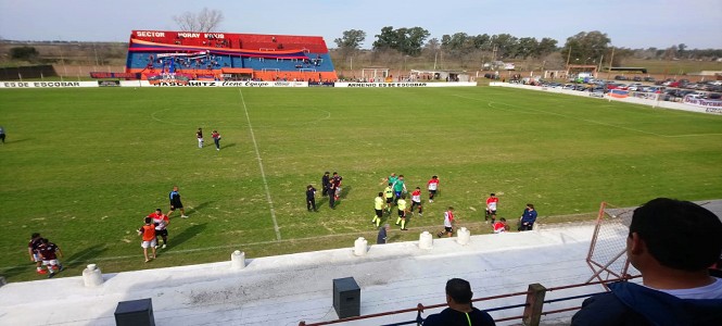Deportivo Armenio, UAI Urquiza, Primera B. 