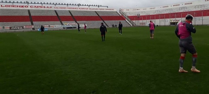 Deportivo Morón, Gallo, Oeste, Cañuelas, Rojo, Tambero