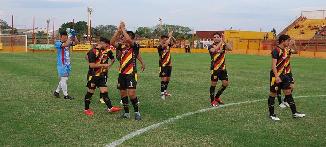 Boca Unidos, Aurirrojo, Corrientes, Defensores, Granate, Elefante, Villa Ramallo