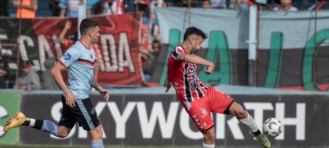 Chacarita, Funebrero, Primera Nacional, Zona B, Brown De Adrogue, Tricolor 