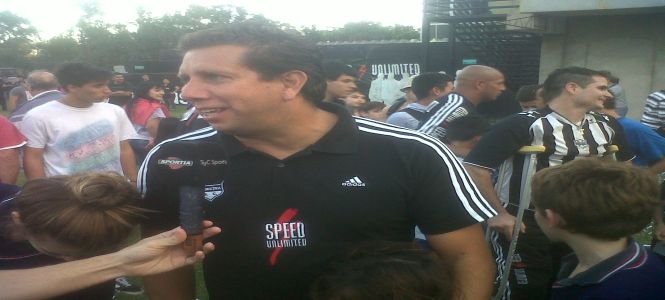 Riestra, ascenso, Primera C, Szeszurak, búfalo, festejos, Maradona